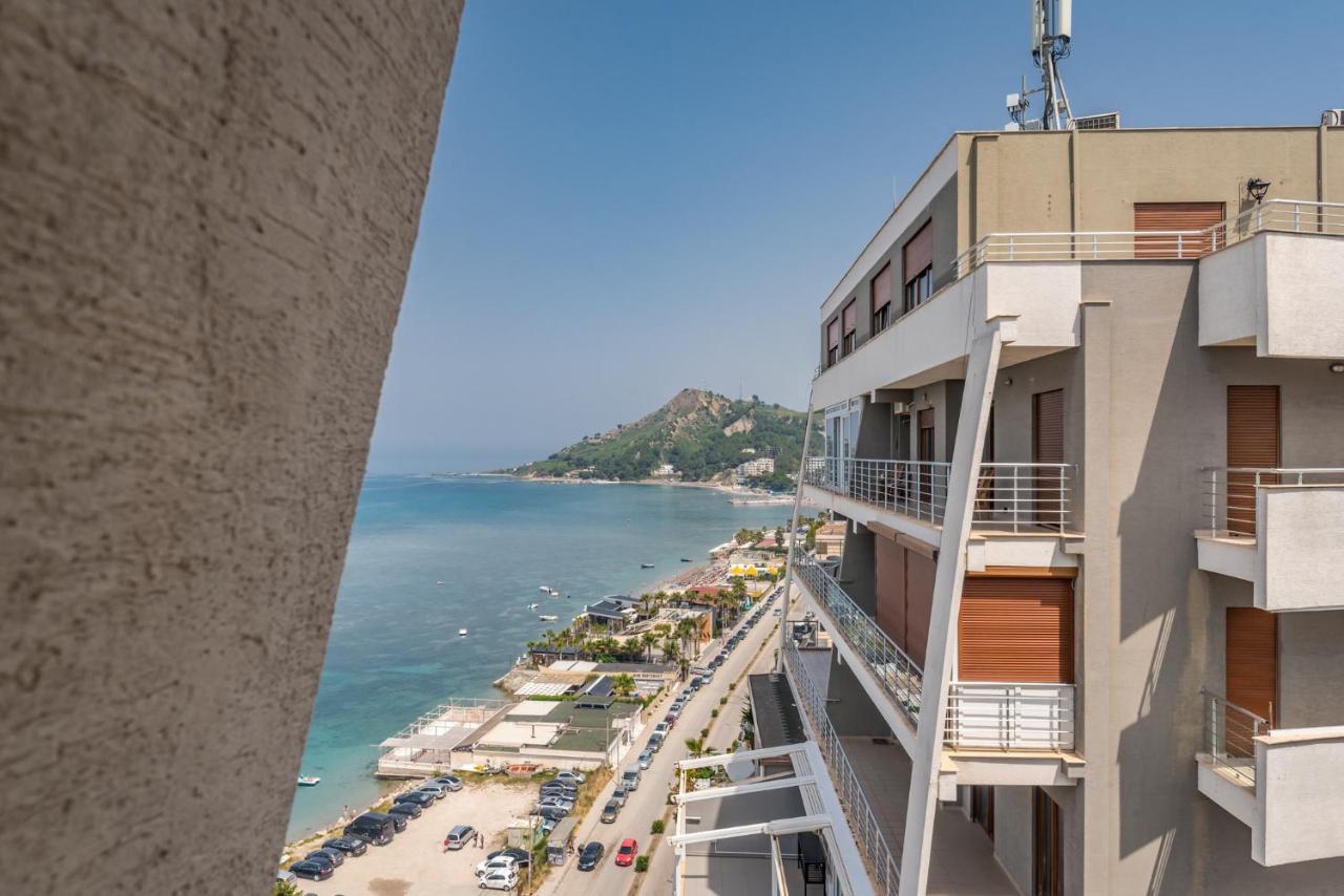 Spectacular Seaview Penthouse Apartment ดูร์เรส ภายนอก รูปภาพ